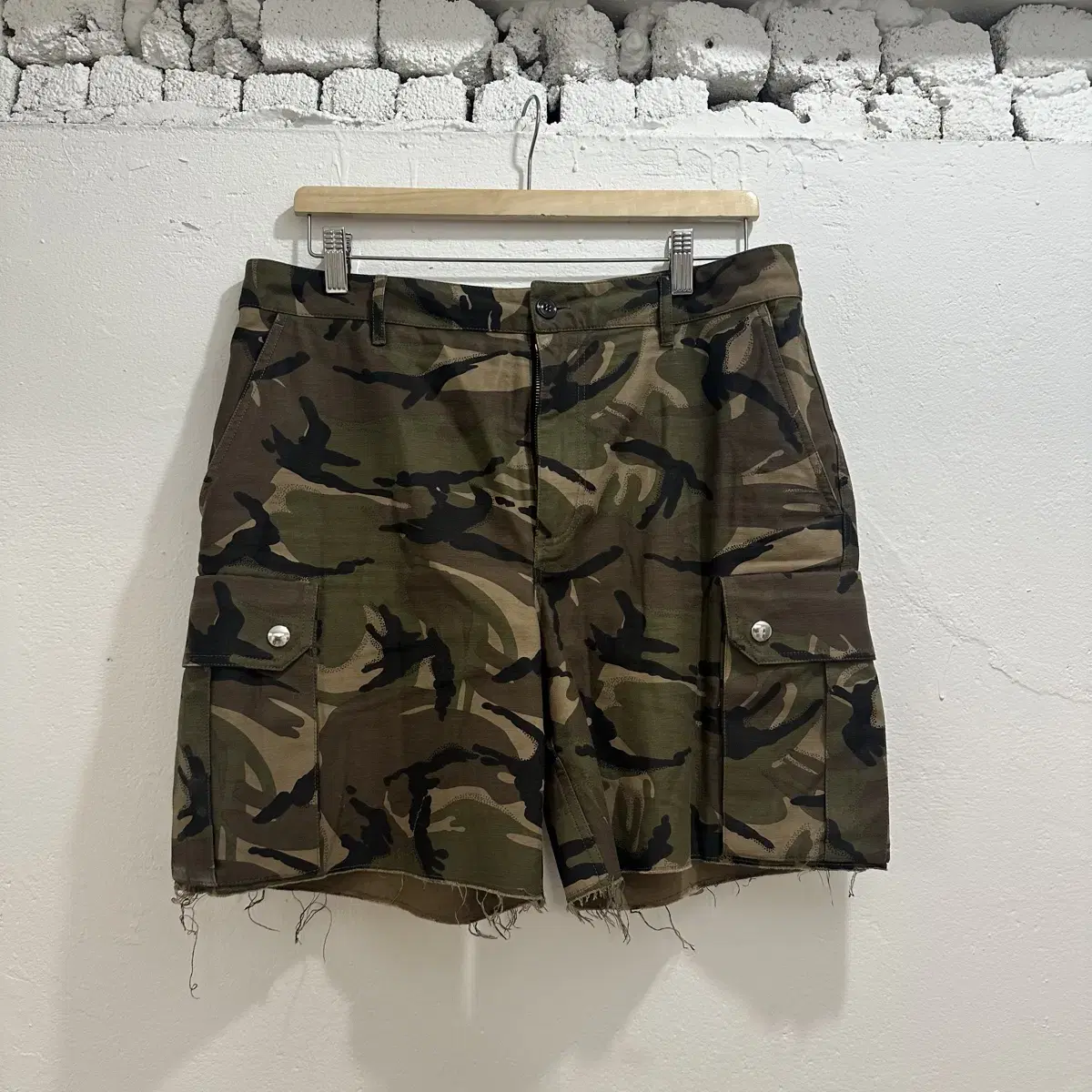 celine 23ss camo shorts 50size